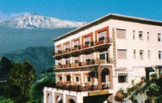 Hotel Panorama Di Sicilia Castelmola Luaran gambar